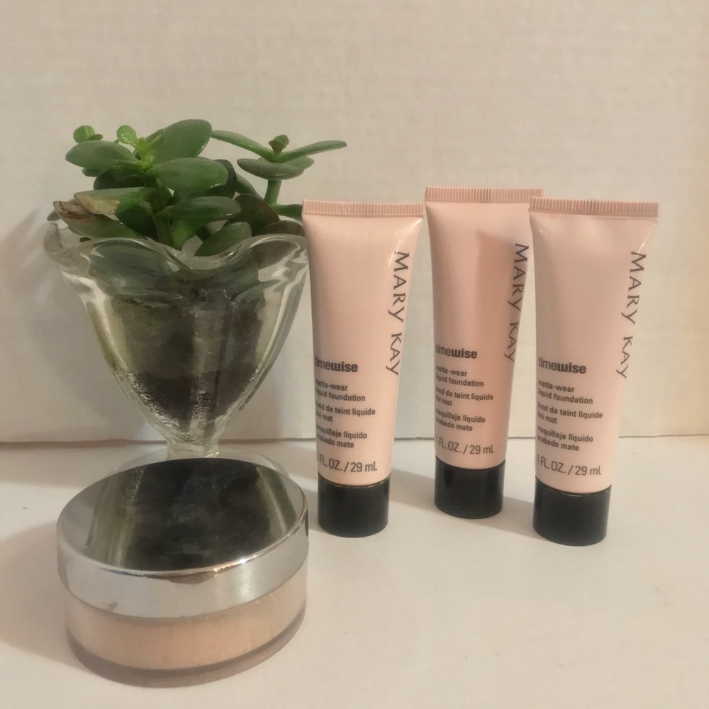 4pc Mary Kay Foundation & Powder: Bundle